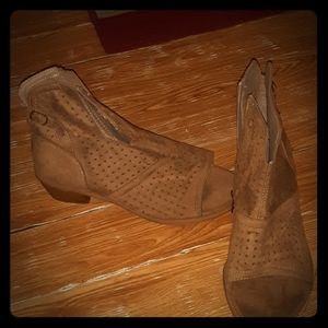 Womans shoes size 10